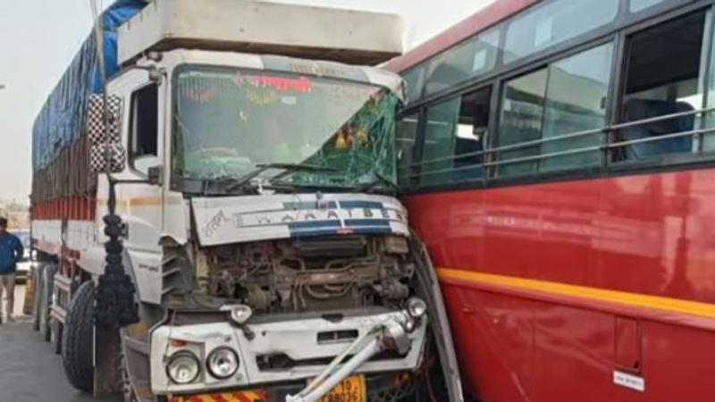 Pune Traffic Alert: Massive Pile-Up On Pune-Satara Highway