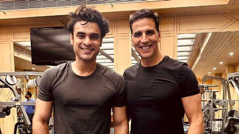 Tovino Thomas with Akshay Kumar