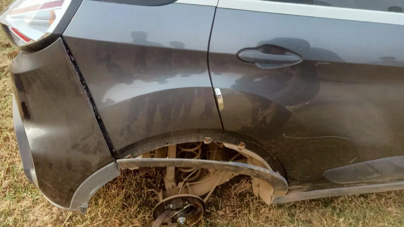 Tata Nexon skids off road after Tyre loosened, owner shares harrowing experience – Read more
