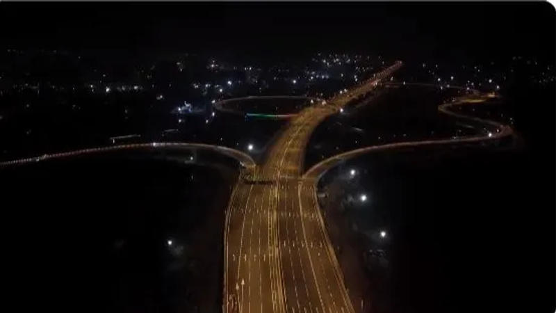 Night-time video of the Mumbai Trans harbour link