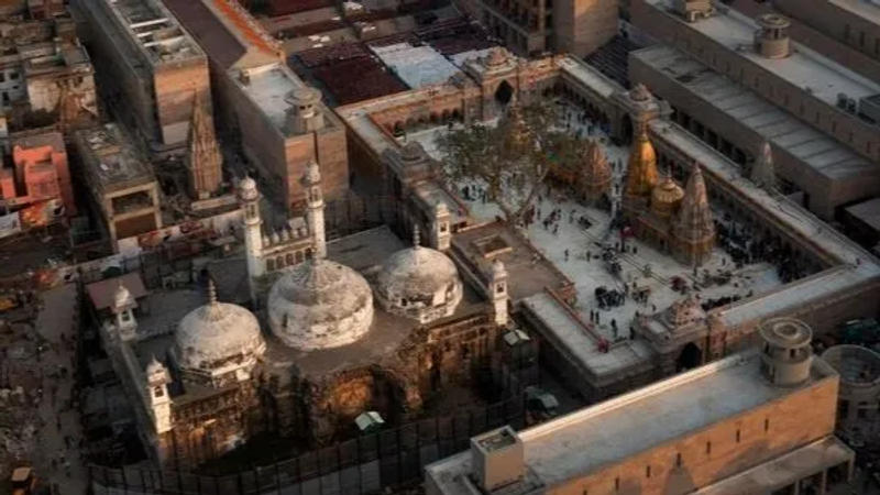 An aerial view of the Gyanvapi complex and the Kashiviswanath temple