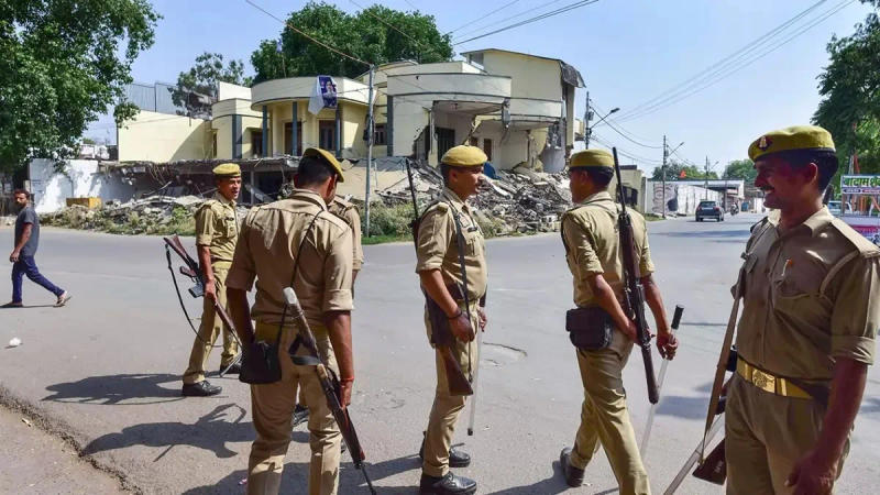 Four thrashed on suspicion of kidnappers in Kota. 