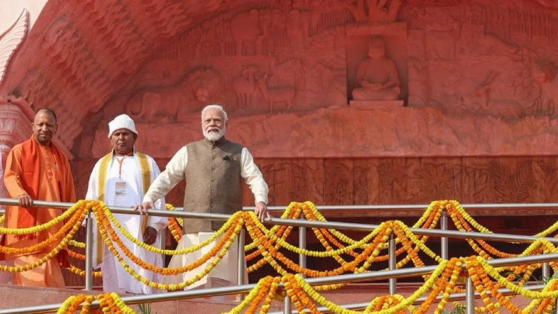 PM Narendra Modi at Swarved Mandir in Kashi.