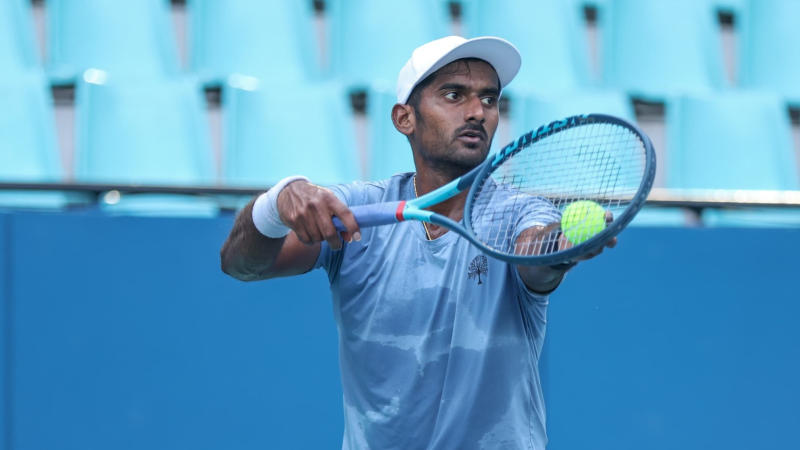 Prajwal Dev practicing at KSLTA before the start of Bengaluru Open 2024