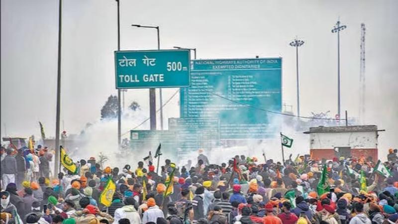 Tear Gas Fired as Farmers Gather to Resume 'Delhi Chalo' Protest March at Shambhu Border