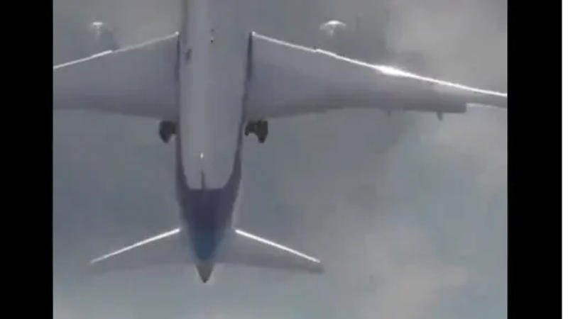 Vertical takeoff of Airplane, video goes viral