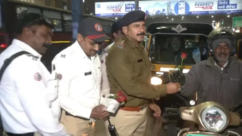 Nagpur Traffic Police greets bikers with flowers on new year