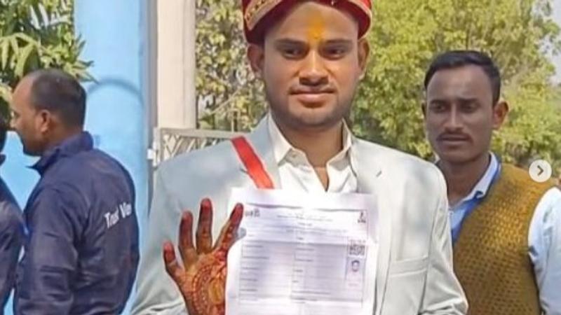 Groom Attends UP Reserve Recruitment Exam Amid Wedding Procession in Mahoba