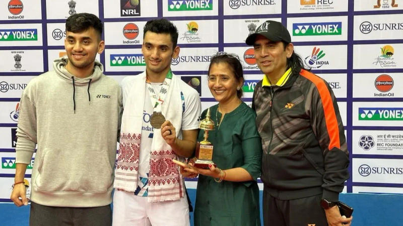 Lakshya Sen and Chirag Sen with parent