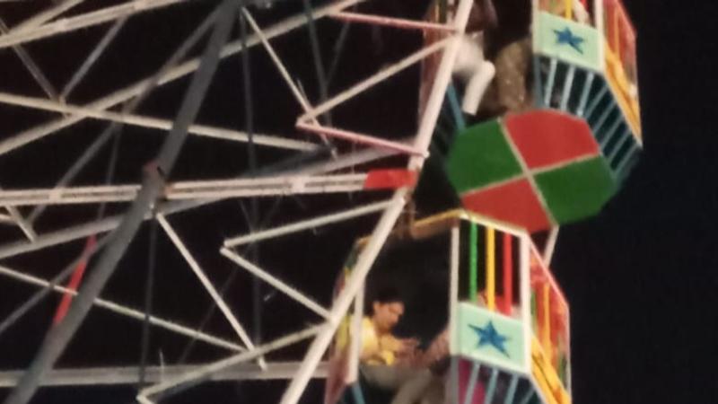 50 people rescued from Ferris wheel in Narela 