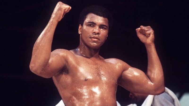 Muhammad Ali Dodging 21 Punches In 10 seconds | WATCH Viral Video