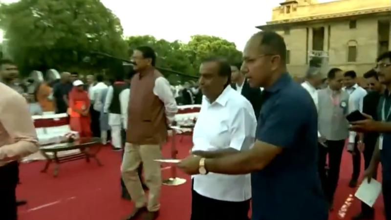 Mukesh Ambani at Modi swearing in