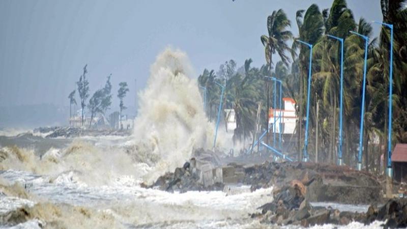 7 Killed, Millions Without Power as Cyclone Remal Ravages Bangladesh 