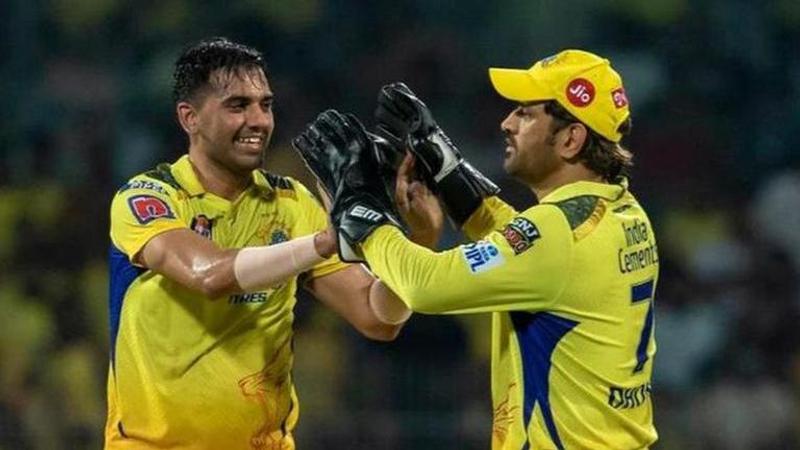 Deepak Chahar and MS Dhoni