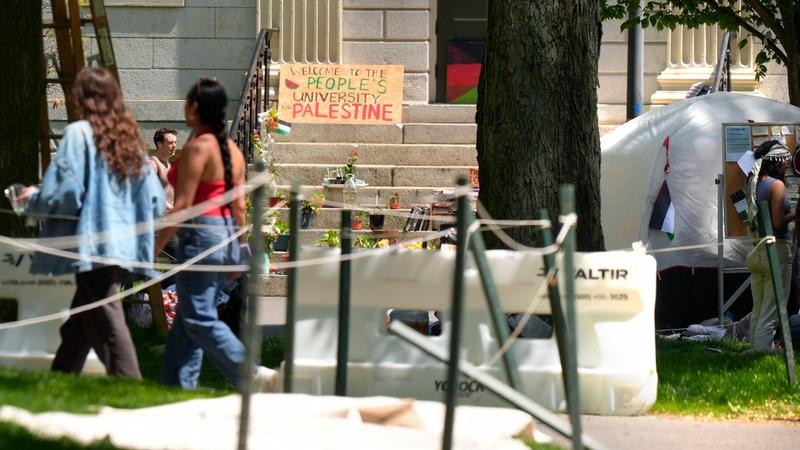 Anti-war protesters have now taken down their tents after reaching an agreement with university officials. 