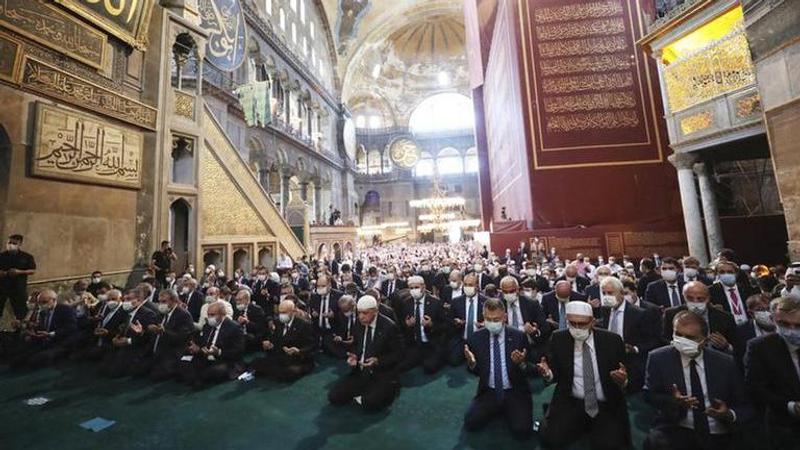 Faithful join governor at Hagia Sophia prayers