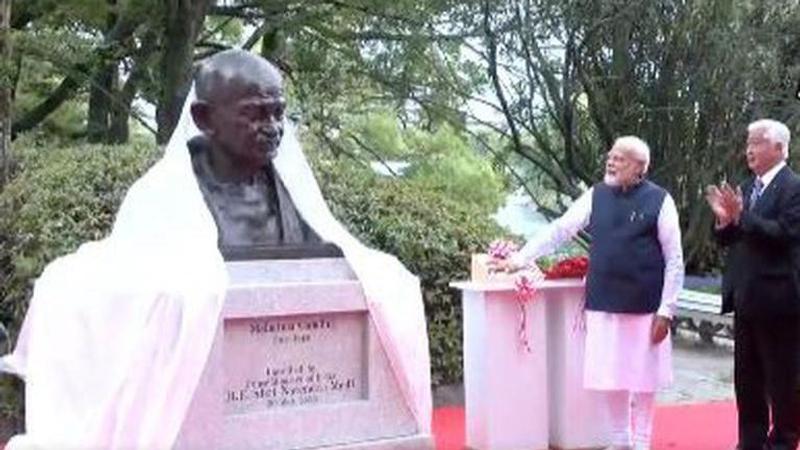 PM Narendra Modi unveils Mahatma Gandhi's bust in Hiroshima; meets Fumio Kishida