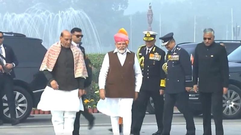 Prime Minister Narendra Modi arrives at National War Memorial with Defence Minister Rajnath Singh