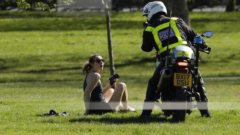 Police patrol London parks as lockdown continues