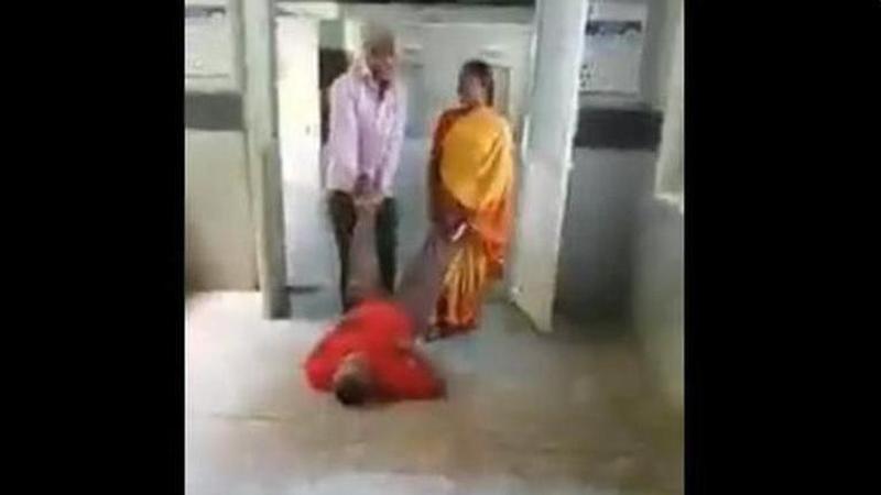 Shocking! Telangana patient being dragged by parents, BJP criticizes authority