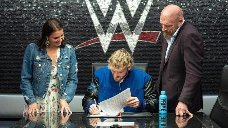 Logan Paul signs for WWE