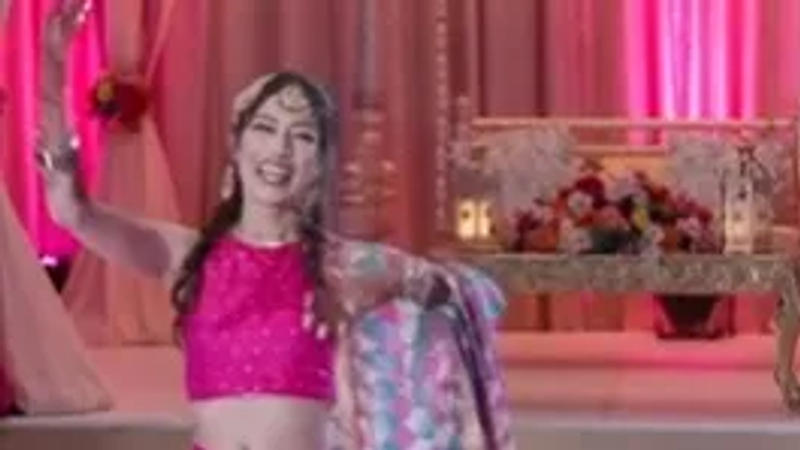 Bride's Graceful Dance to 'Tujh Mein Rab Dikhta Hai'