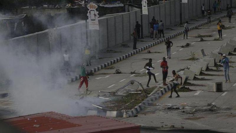 Nigeria protesters break curfew amid gunfire, chaos in Lagos