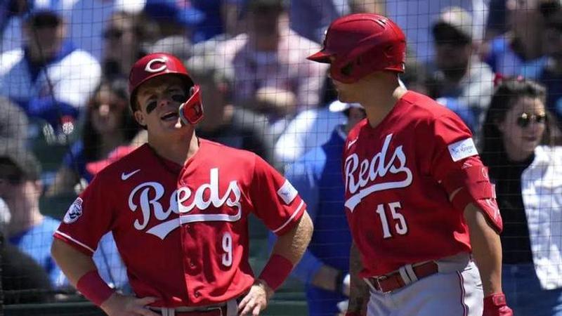 Cincinnati Reds pound Chicago Cubs