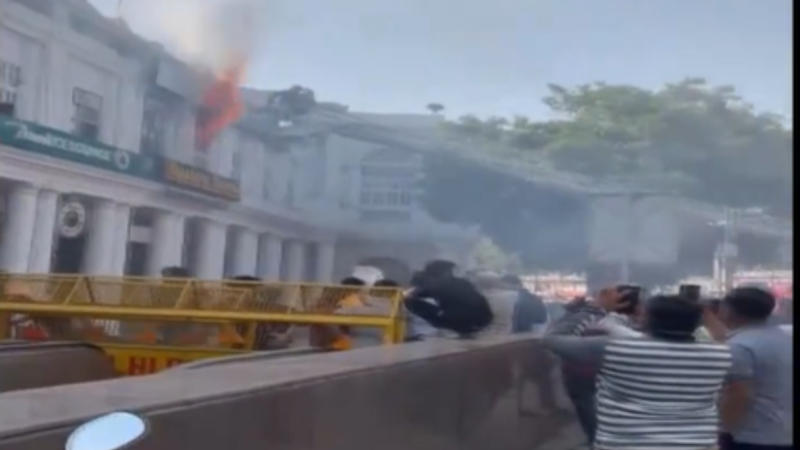 Fire breaks out in Mystery Rooms located in M ​​Block of Delhi's Connaught Place.