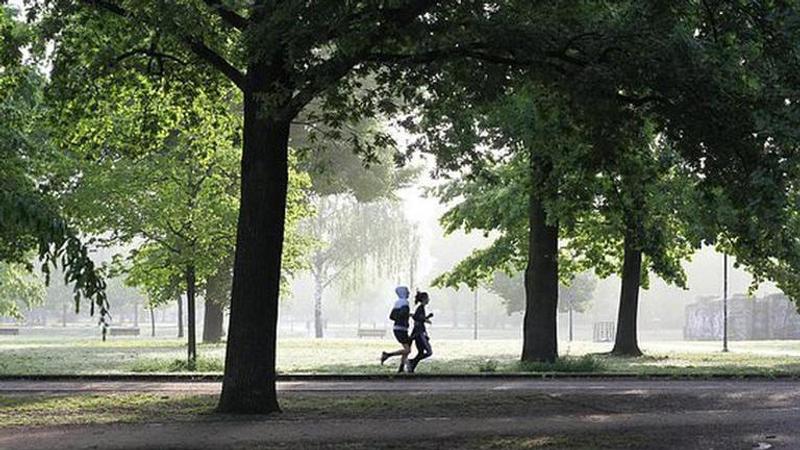 Coronavirus: Paris bans jogging and outdoor exercise during the day