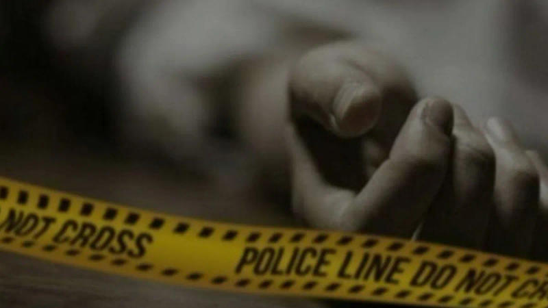 A man has been found dead in a drain outside a sweet shop in Delhi. 