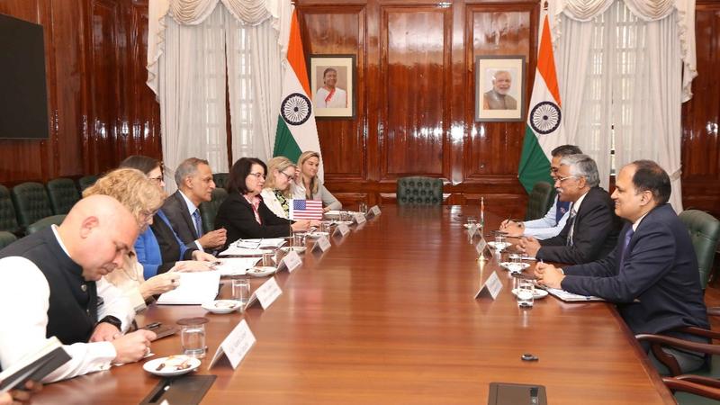 Deputy Secretary Verma meets with Indian Defense Secretary Giridhar Aramane in New Delhi, India