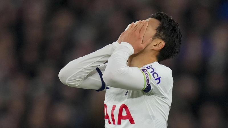 Tottenham held 1-1 at West Ham to dent Champions League hopes