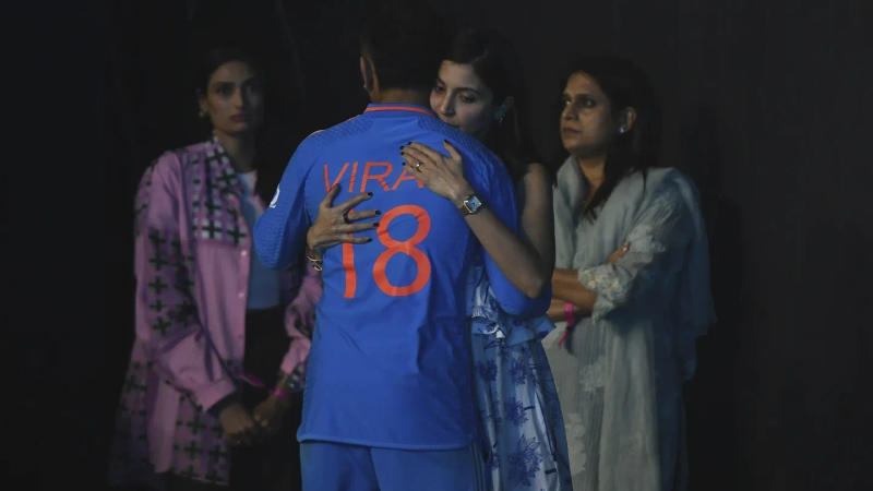 Virat Kohli with his wife Anushka Sharma after losing the World Cup final 