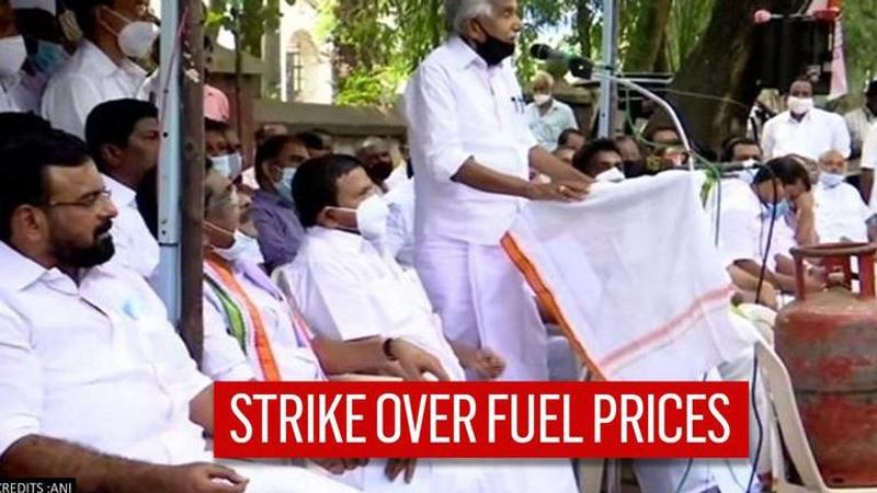 Kerela Congress workers sit on hunger strike against fuel price hike