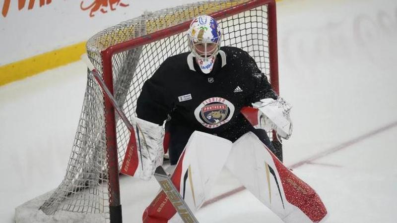 Panthers loan Spencer Knight to Charlotte, where goalie’s comeback story will continue