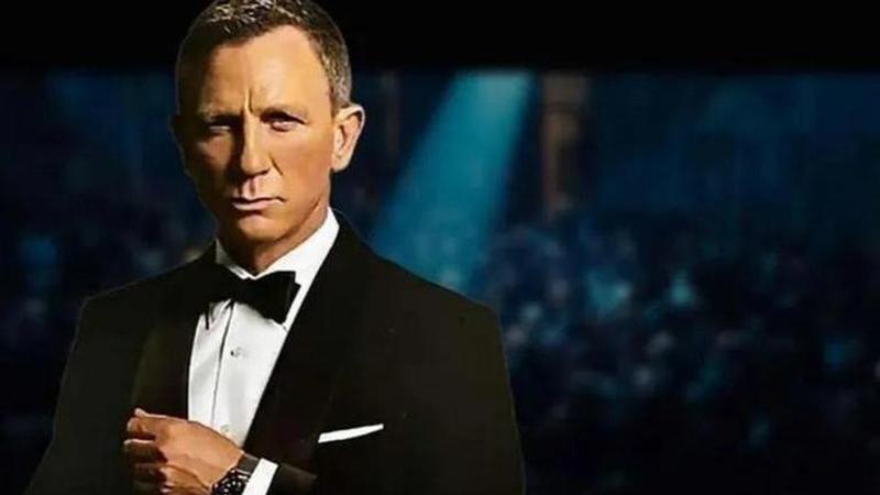 Daniel Craig