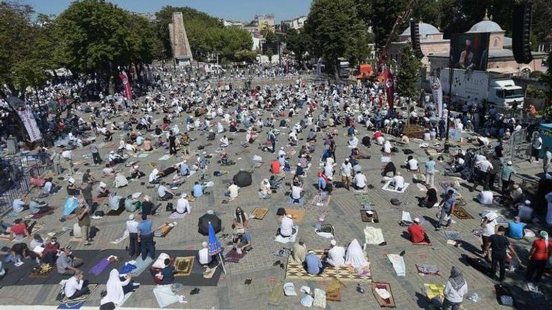 Erdogan joins Muslim prayers at Hagia Sophia