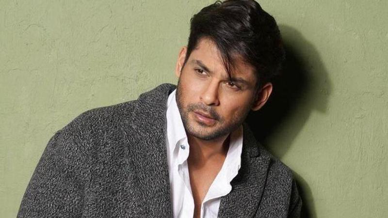 Sidharth Shukla gets b'day bumps on 40th birthday celebrations from family, shares video