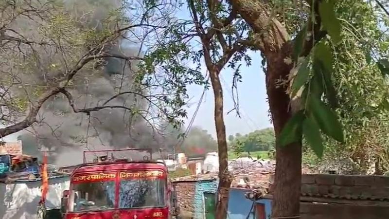 A fire broke out at a warehouse tent in Bhopal’s Bagsewaniya in Madhya Pradesh