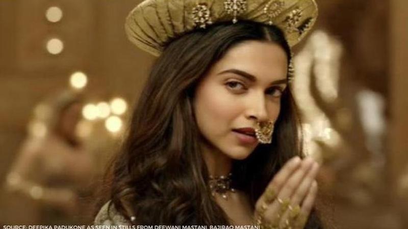 Deepika Padukone's songs deewani mastani