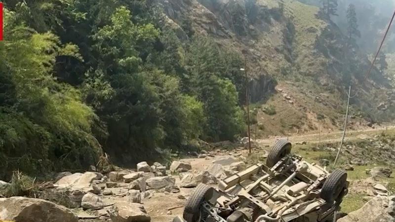 Vehicles Buried Under Falling Boulders on Gangotri Highway , 1 Dead