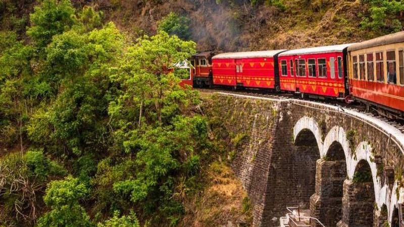 delhi to howrah train route