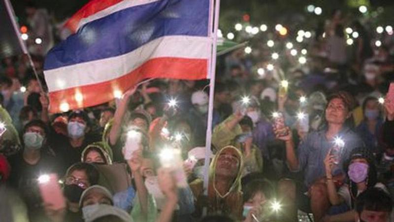 Fiery speeches cap day of protest in Bangkok