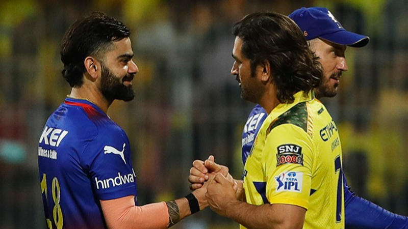  Virat Kohli and MS Dhoni