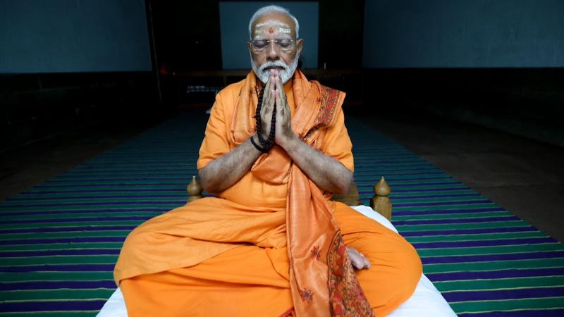 First Visuals of PM Modi Meditating at Kanniyakumari's Vivekananda Rock Memorial | WATCH 