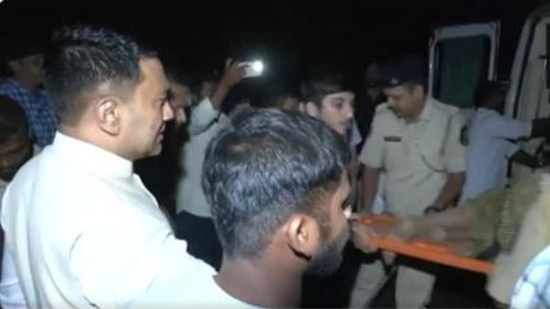 Goa Chief Minister Pramod Sawant stopped his convoy to help some accident victims on the Canacona Highway on Saturday late at night