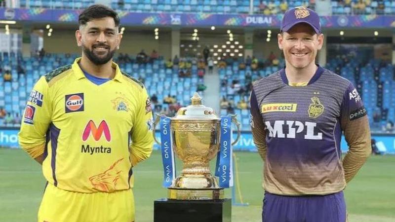 MS Dhoni and Eoin Morgan