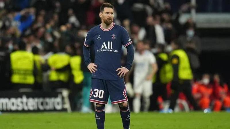 Is Lionel Messi playing tonight for PSG?