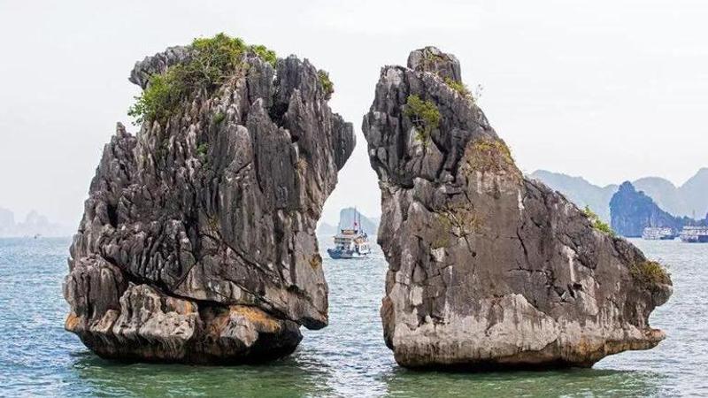 Kissing Rocks